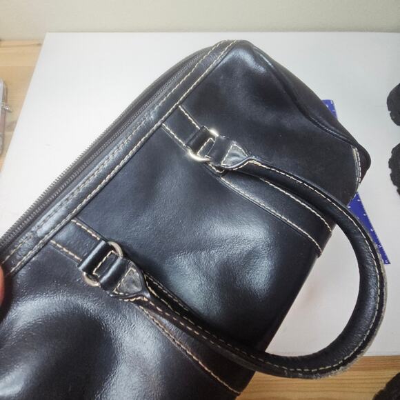 Wilsons Leather‎ Maxima Black Sturdy purse. See pics for details. Coach Vibe - Picture 12 of 16